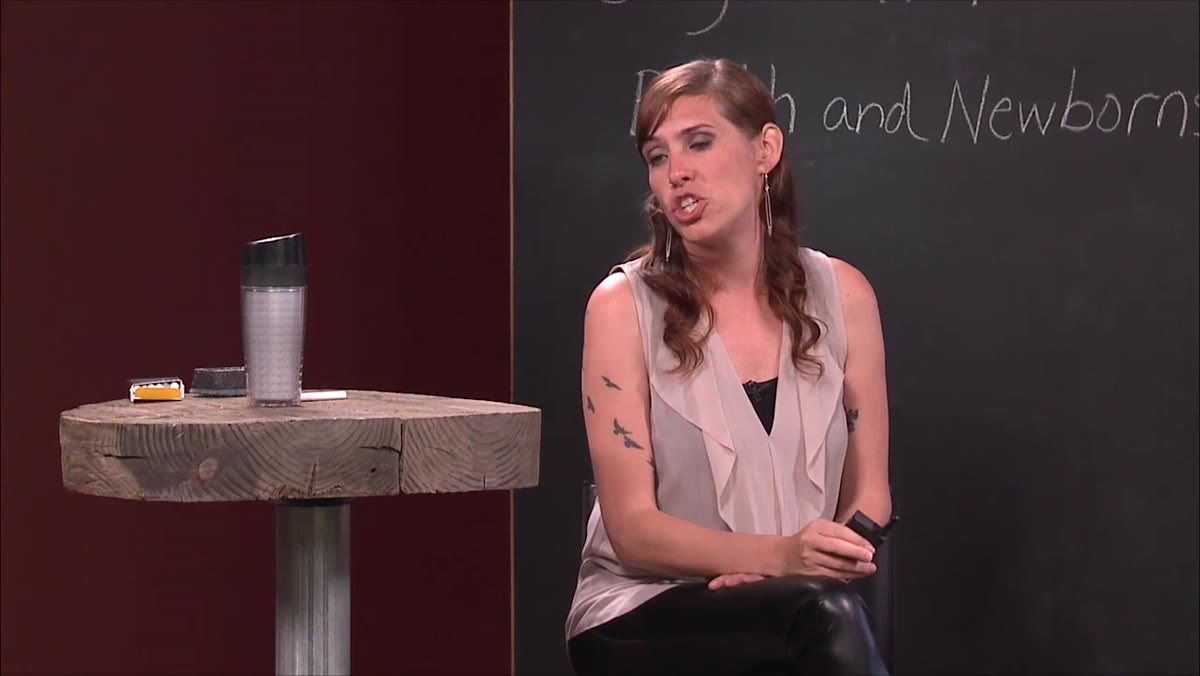 Photographer explaining why open-ended sessions reduce stress for new mothers