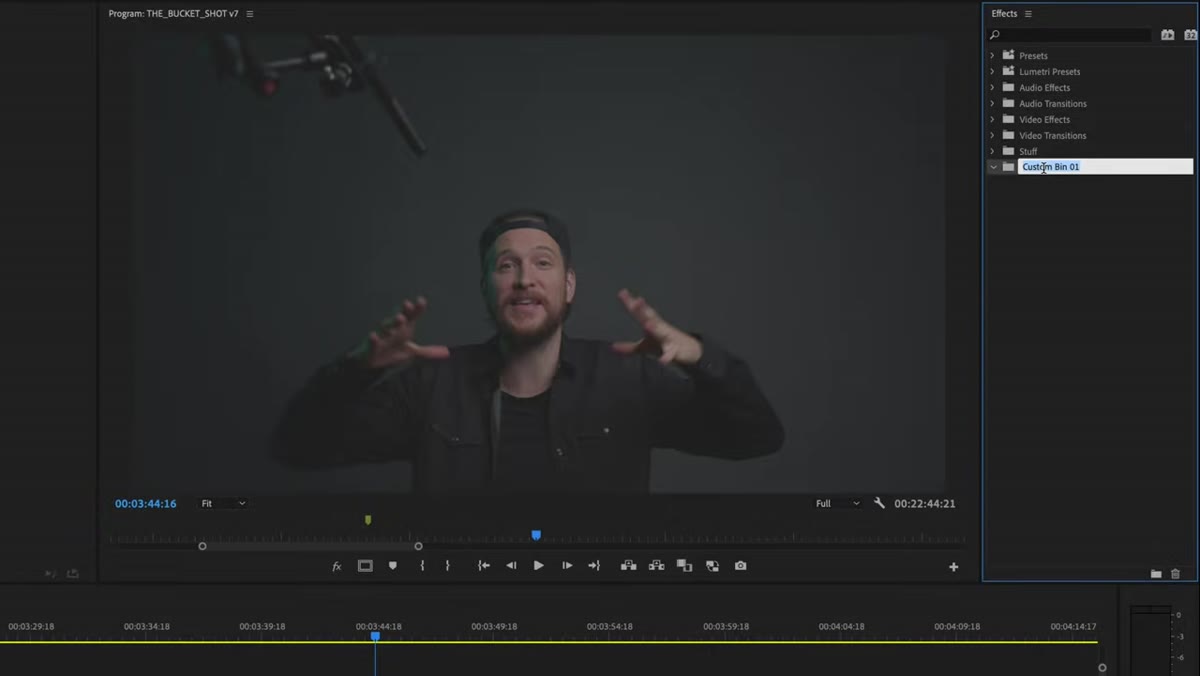 Right-click menu showing New Custom Bin option in Effects panel