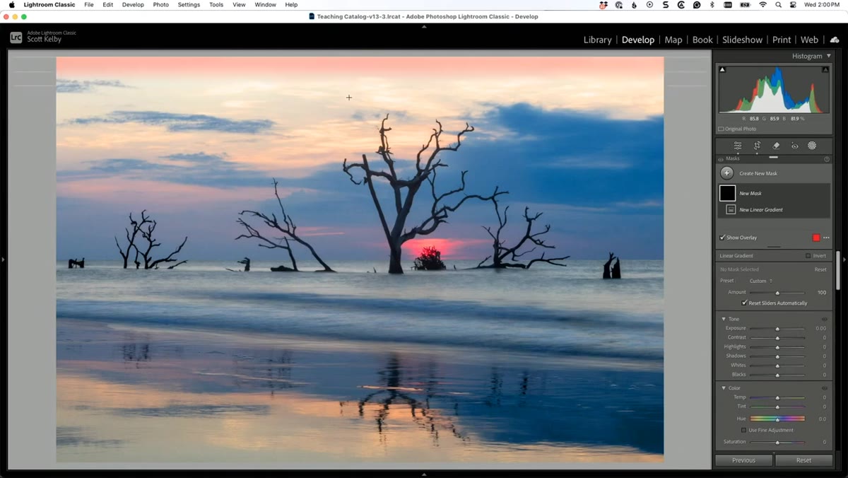 Dragging a linear gradient down from the top of the image