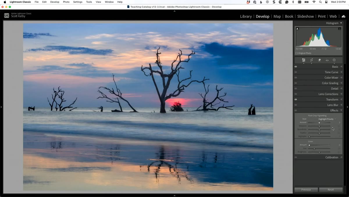 Adding a vignette in the Effects panel in Lightroom
