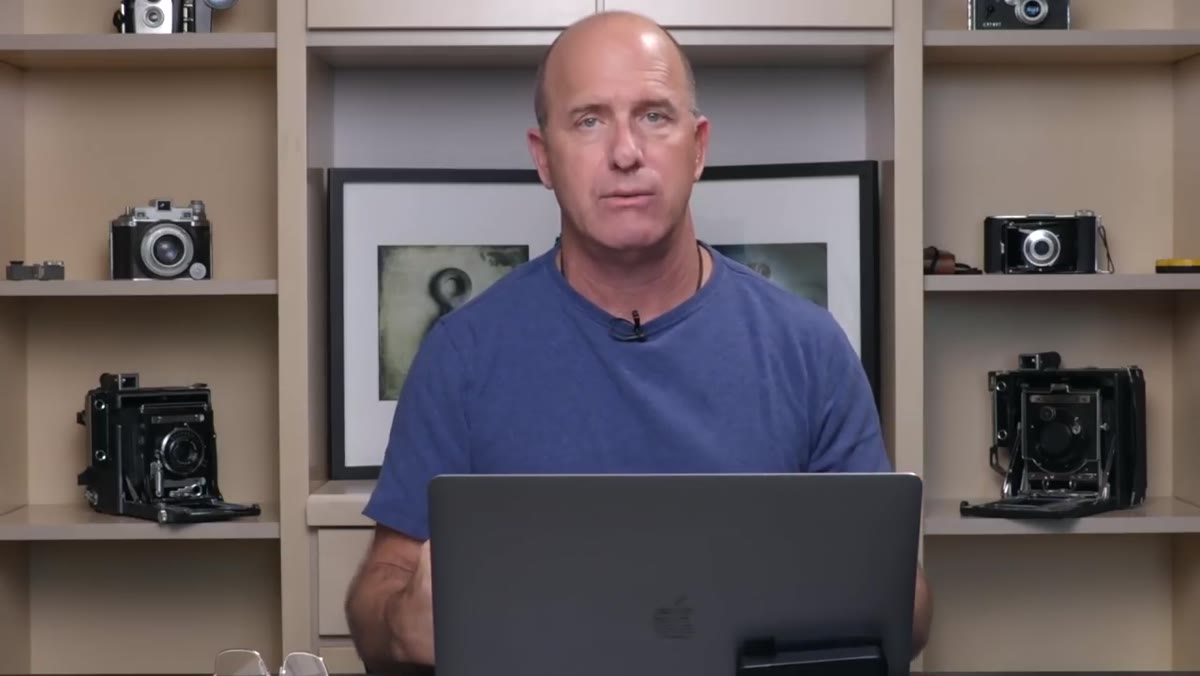 Diagram or verbal explanation of foreground-subject-background compression