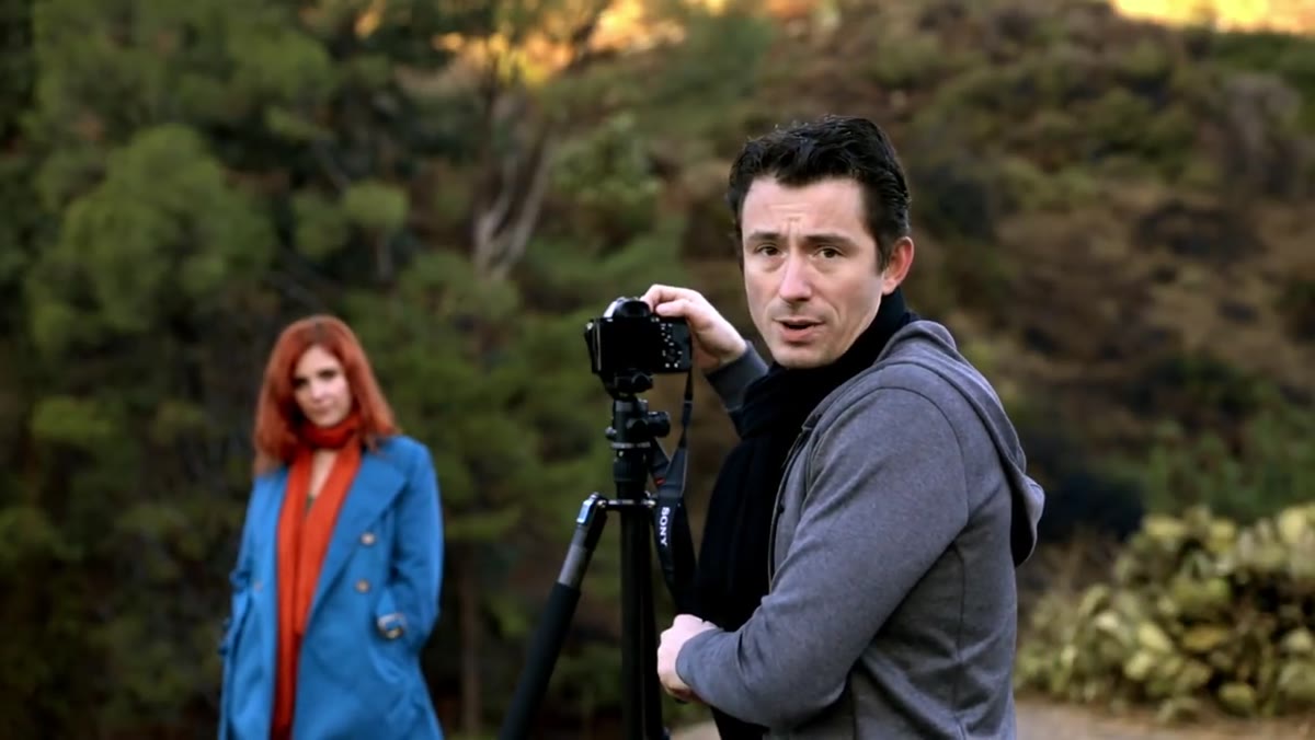 Camera dial being moved from Auto to Manual position