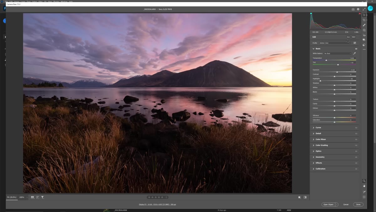 Histogram showing highlights recovered after pulling down the slider