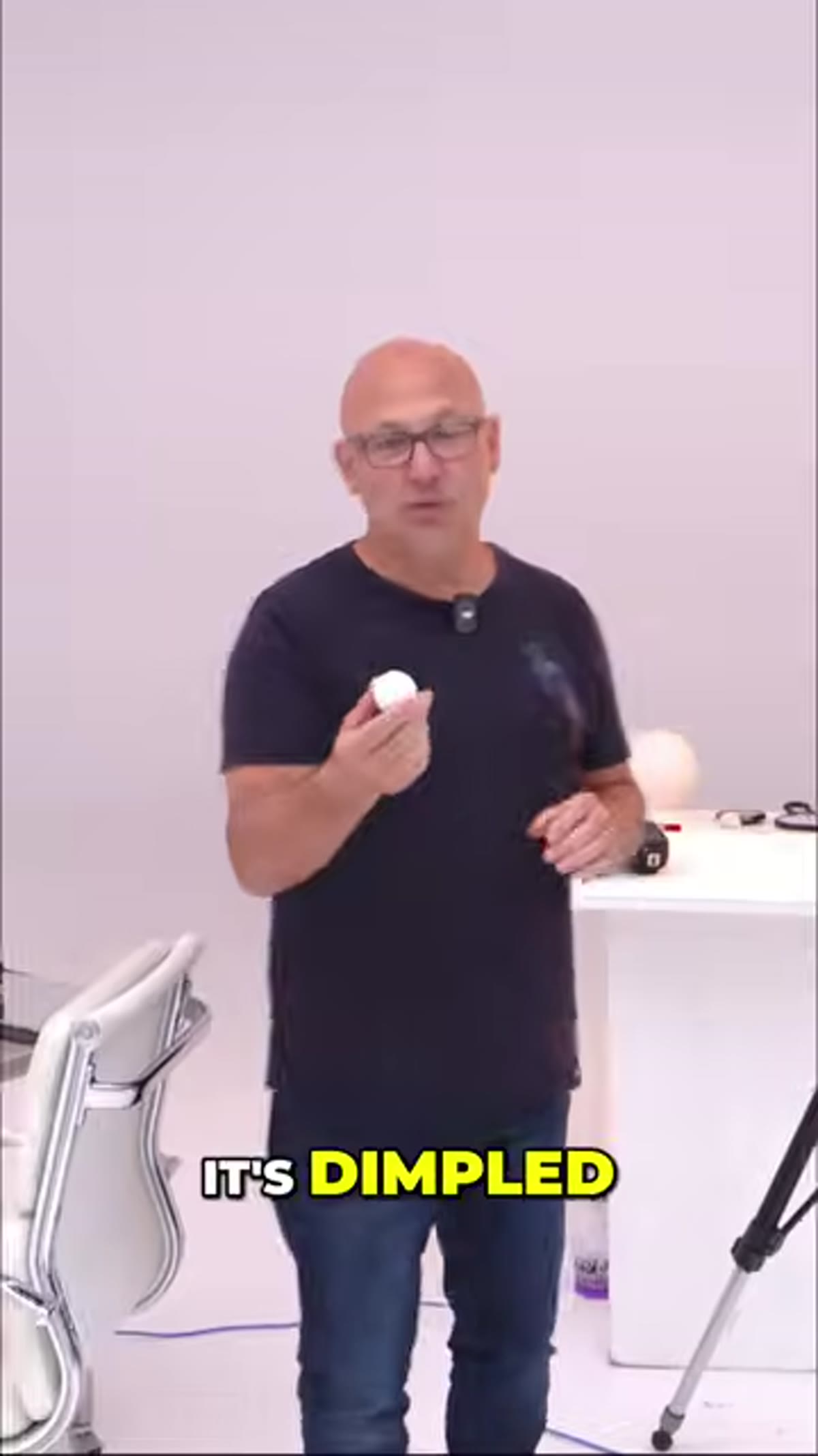 Golf ball showing highlight and shadow ratio under adjusted lighting