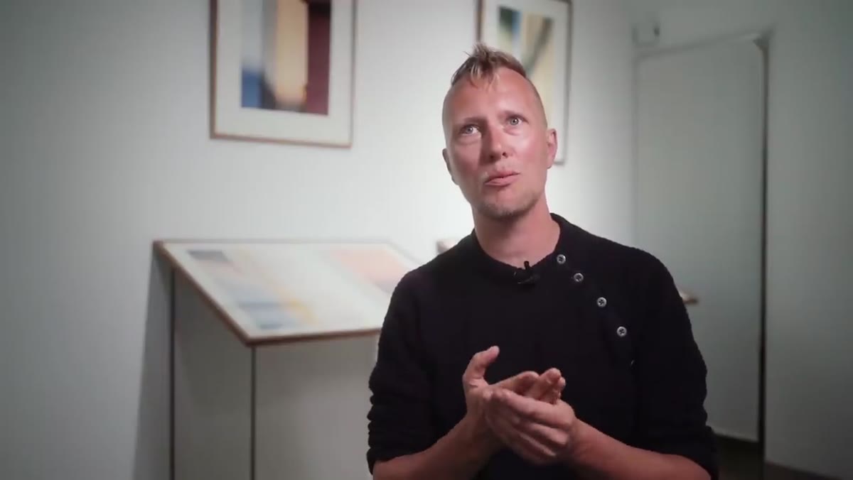 Rots discussing his shift from recognizable subjects to abstract work during art school