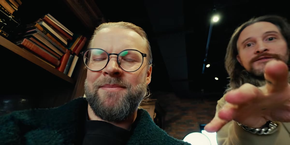 McKinnon explaining the vlog camera is better for reels and quick content