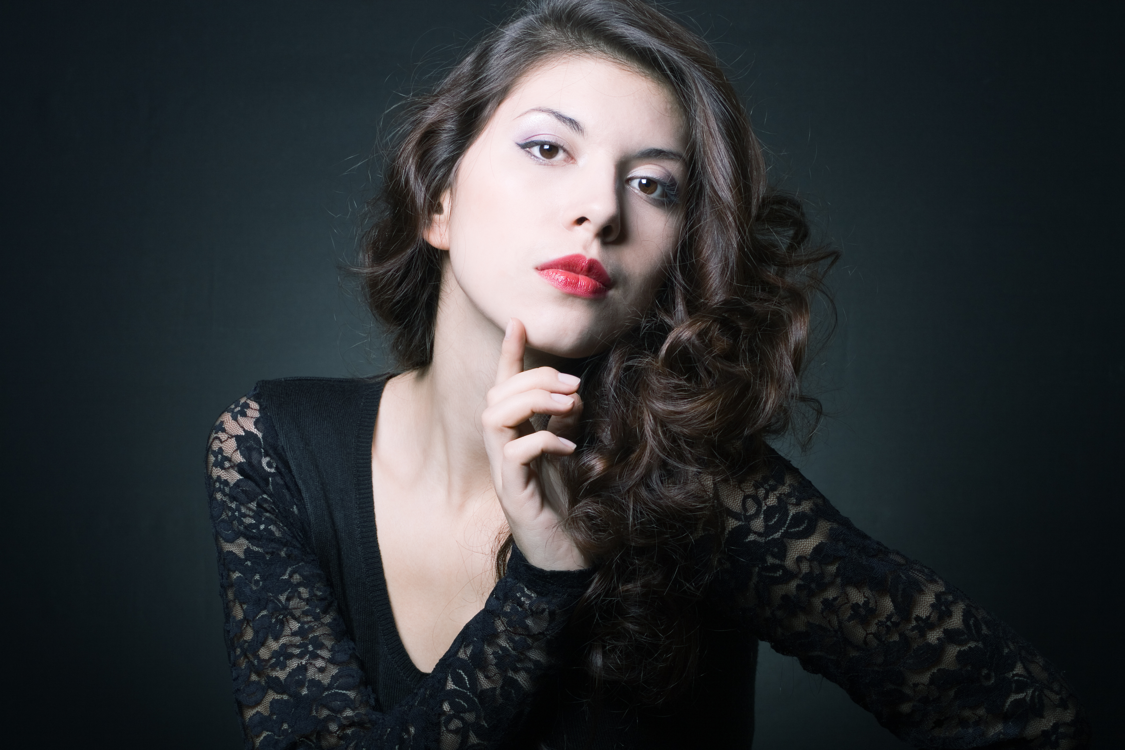 Why Every Portrait Photographer Should Consider a 35mm Prime Lens